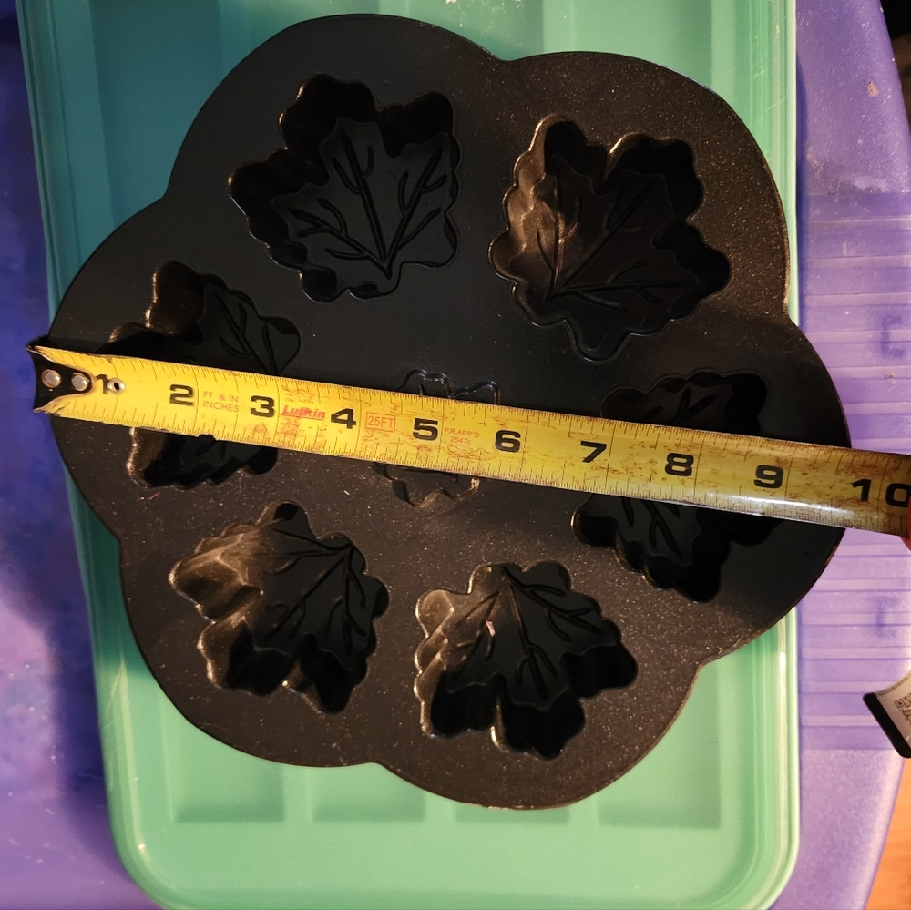 Nordic Ware Black Maple Leaf-Shaped Mini Cupcake Mold - Picture 3 of 5